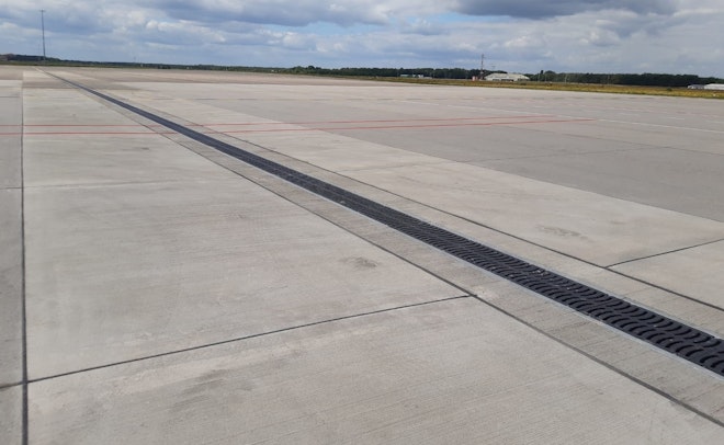 02 Eindhoven Airport